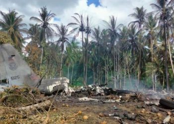Accidente de avión militar en Filipinas: número de ví­ctimas sube a 50