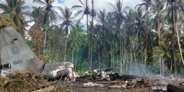 Accidente de avión militar en Filipinas: número de ví­ctimas sube a 50