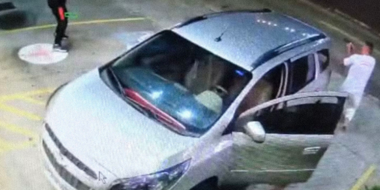 Acribillan a un policía y su hija a las puertas de una farmacia en Brasil