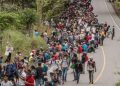 Activan alerta naranja por ingreso de caravana de migrantes al país