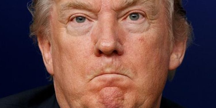 Acusan a Trump de no reportar regalos de gobiernos extranjeros