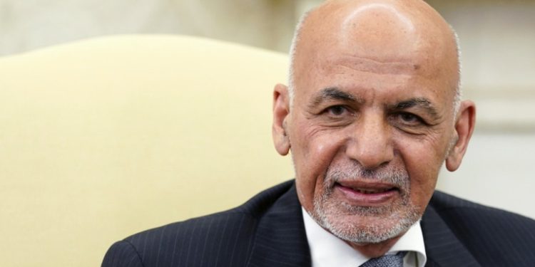 Acusan al expresidente de Afganistán de llevarse 169 millones de dólares en su huida del país