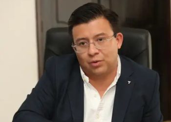 Adim Maldonado asume liderazgo de la bancada de la UNE, reemplazando a Inés Castillo