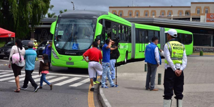 Adultos mayores podrán utilizar DPI para el servicio del Transmetro
