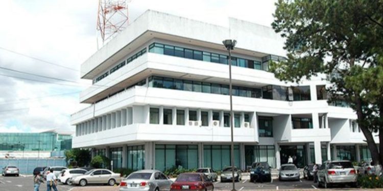 Aeronáutica Civil se prepara para la ayuda y rescate de personas afectadas por el ciclón Julia