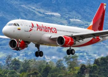 Aeronáutica de Colombia prohíbe a aerolíneas cancelar vuelos