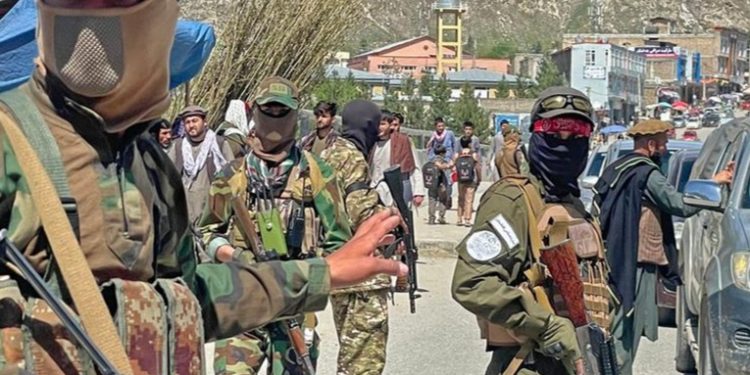 Afganistán: al menos 11 muertos en explosión durante funeral