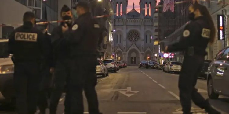 Aficionado francés muere previo a un partido de fútbol