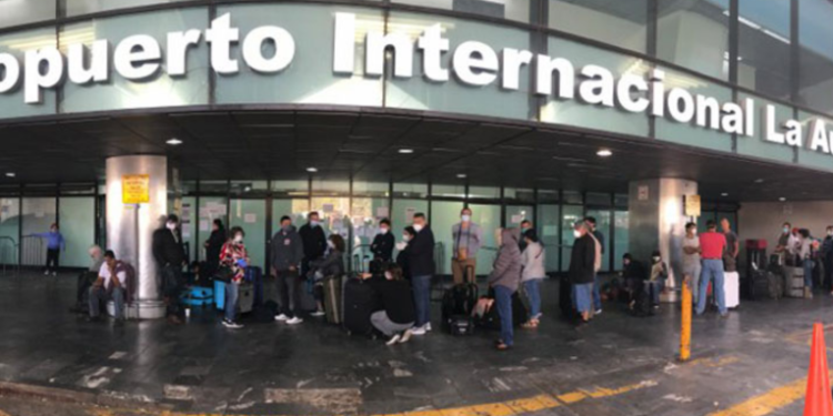 Afluencia en aeropuerto nacional aumenta