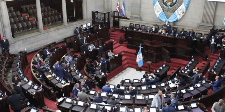 Agenda legislativa queda en suspenso tras orden para elegir nueva junta directiva
