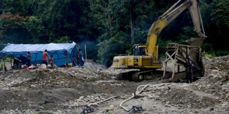 Al menos 10 muertos en una explosión en una mina de carbón en Indonesia