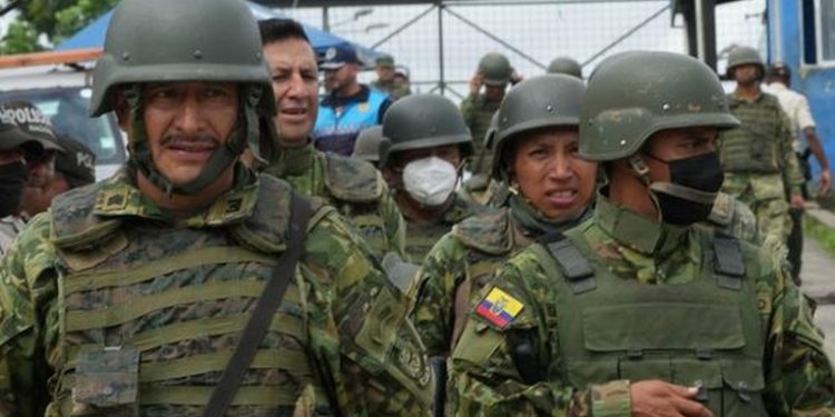 Al menos 13 fallecidos en nueva reyerta en cárcel de Ecuador