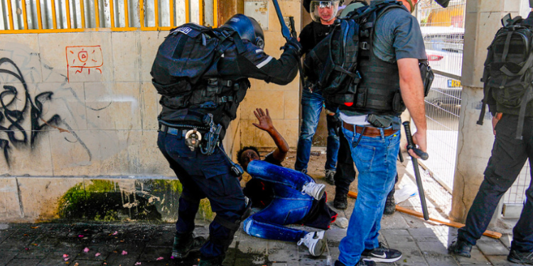 Al menos 150 heridos en enfrentamientos entre solicitantes de asilo eritreos y la Policía en Israel