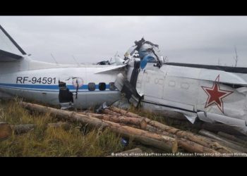 Al menos 16 personas mueren al estrellarse un avión en Rusia