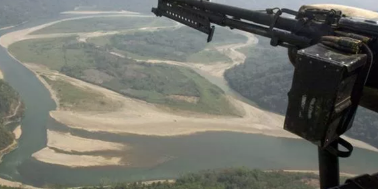 Al menos 18 personas mueren en presunto ataque terrorista en Perú