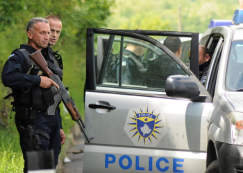 Al menos 4 muertos, incluidos dos menores, por disparos contra un autobús escolar en Kosovo