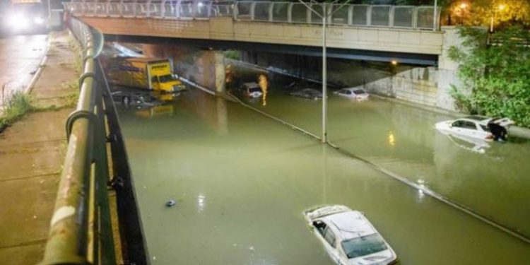 Al menos nueve personas mueren en históricas inundaciones en Nueva York