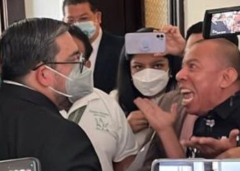 Alberto Pimentel y el diputado Aldo Dávila protagonizaron una fuerte discusión