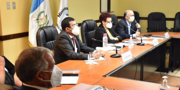 Alcaldes del departamento de Guatemala se reúnen para solicitar medidas al Presidente ante aumento de casos del Covid-19.