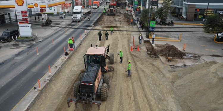 Alcalde capitalino confirma avance en trabajos de calle Martí