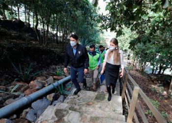 Alcalde capitalino hace entrega de parque ecológico