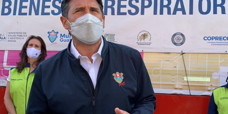 Alcalde Ricardo Quiñonez afirmó que más 800 mil dosis de vacunas han sido suministradas en la Ciudad Capital