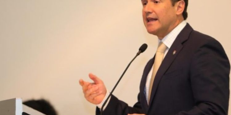 Alcalde Ricardo Quiñonez expresa que el transurbano deberá volver a la tarifa normal