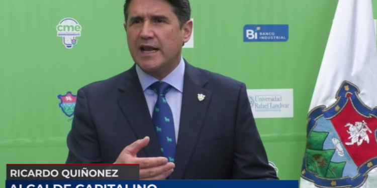 Alcalde Ricardo Quiñonez participa en celebración del Día Nacional del Emprendimiento