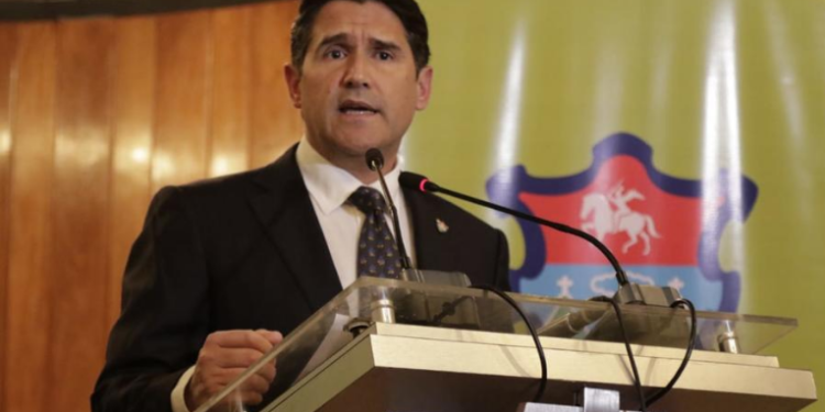 Alcalde Ricardo Quiñonez se pronuncia a cerca de la escasez de agua en ciertos sectores