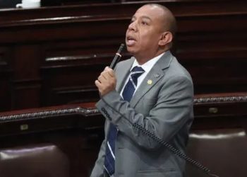 Aldo Dávila pide que se investigue las compras que se realizan en el congreso