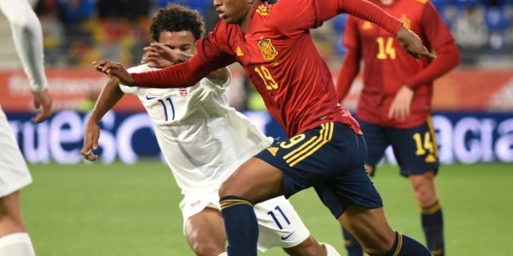 Alejandro Balde sustituye a Gayá en la selección para disputar su primer Mundial