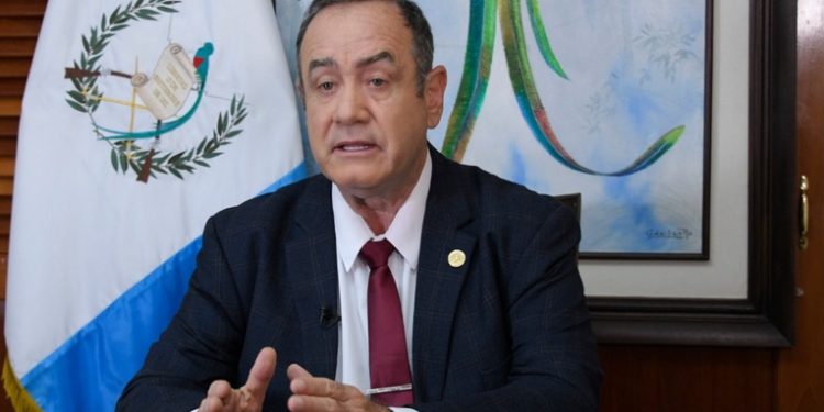 Alejandro Giammattei habló sobre las polí­ticas de gobierno para erradicar la violencia contra la mujer