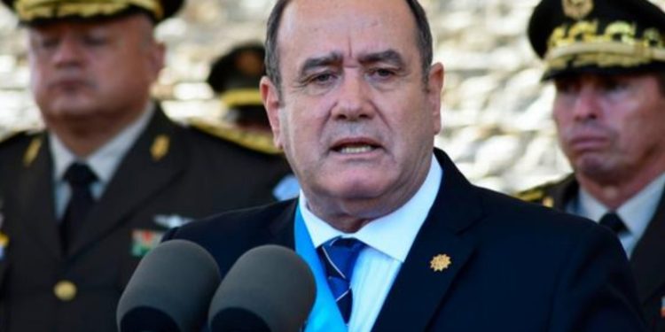 Alejandro Giammattei niega haber recibido sobornos de rusos