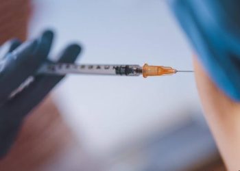 Alemán recibió por lo menos 87 dosis de vacunas contra covid