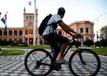 Alemanes opositores a la vacunación contra el COVID-19 emigran a Paraguay