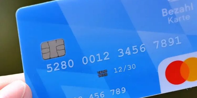 Alemania aprueba tarjetas de pago para solicitantes de asilo