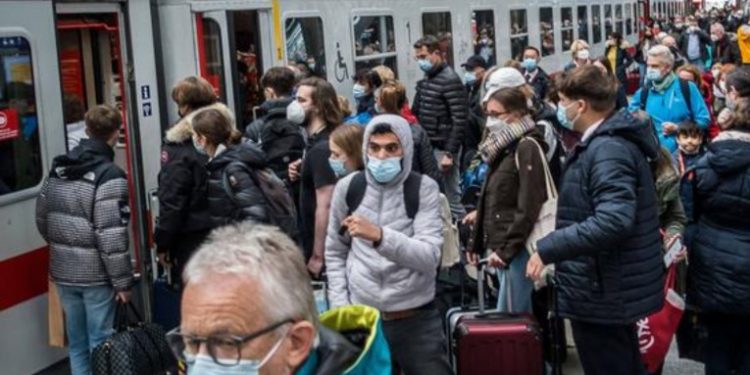 Alemania debate medidas contra el COVID-19 en medio de cifras récord