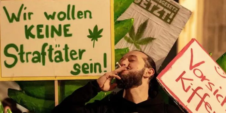 Alemania legaliza el polémico consumo recreativo de cannabis