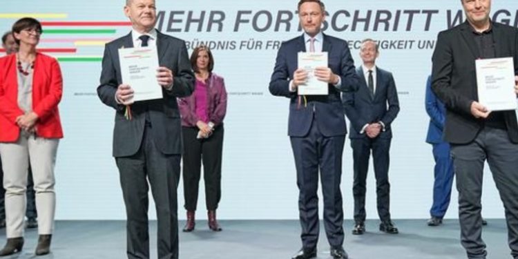 Alemania: partidos oficializan coalición que reemplazará al gobierno de Merkel