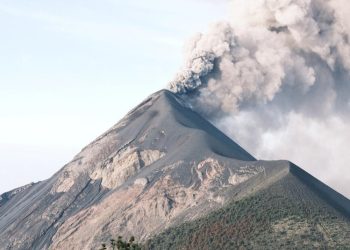 Alerta por ceniza del Volcán de Fuego