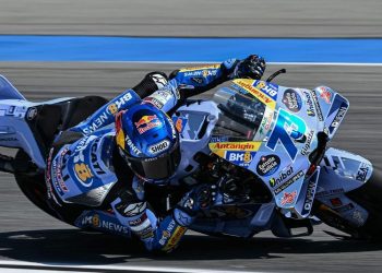 Alex Márquez le quita la primera plaza por 52 milésimas a su hermano Marc Márquez en los libres de MotoGP