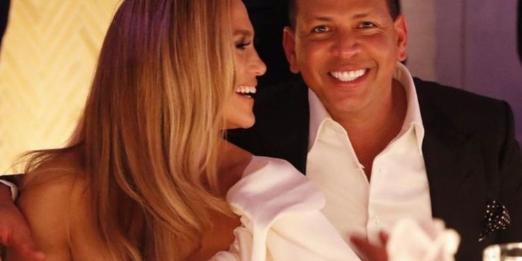 Alex Rodrí­guez Compensa a Jennifer López en el Paraí­so.