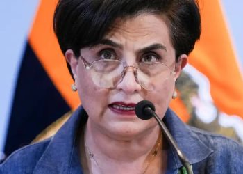 Alistan informe de juicio político de canciller de Ecuador