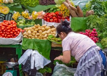 Alivio en bloqueos permite apertura de mercados en la capital