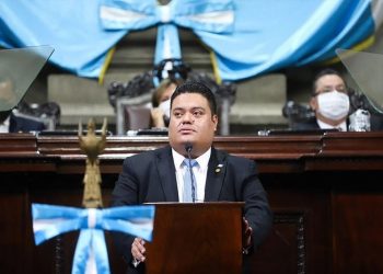 Allan Rodrí­guez entrega presidencia del Congreso
