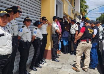 Allanan sede de Movimiento Semilla en busca de evidencia por presunta falsificación de firmas