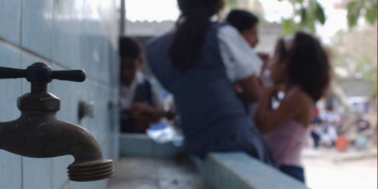 Alrededor de 135 escuelas no cuentan con servicios de agua potable