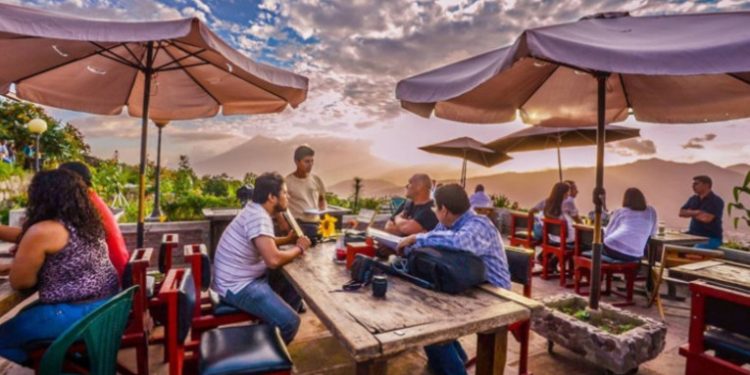 Alta afluencia de personas se esperan en restaurantes y centros comerciales por el dí­a del padre