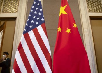 Altos mandos militares de EE.UU. y China hablan por primera vez en más de un año