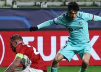 Amberes 3-2 FC Barcelona Más dudas... Y liderato